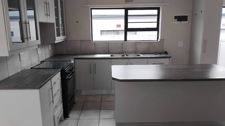 To Let 2 Bedroom Property for Rent in Myburgh Park Western Cape